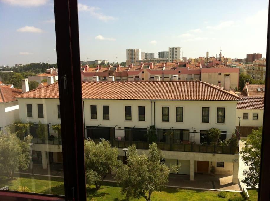 Blue - Metro At Your Door Apartment Lisbon